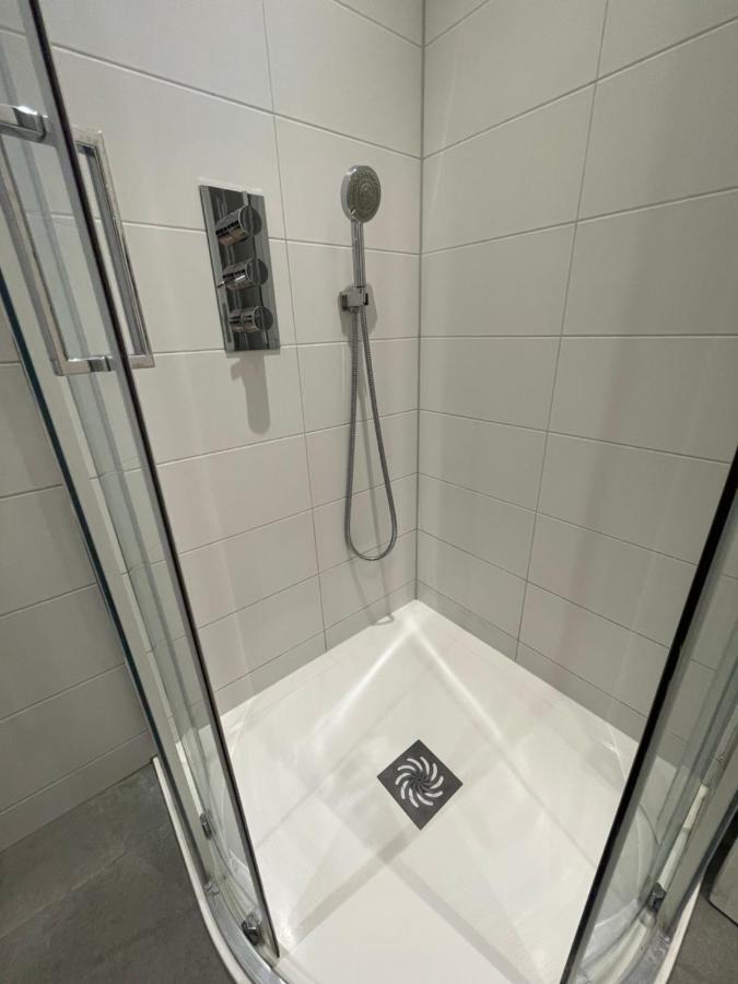 Chic 3 Bedroom Flat With Private Terrace In Holloway Near Finsbury Park Londres Extérieur photo