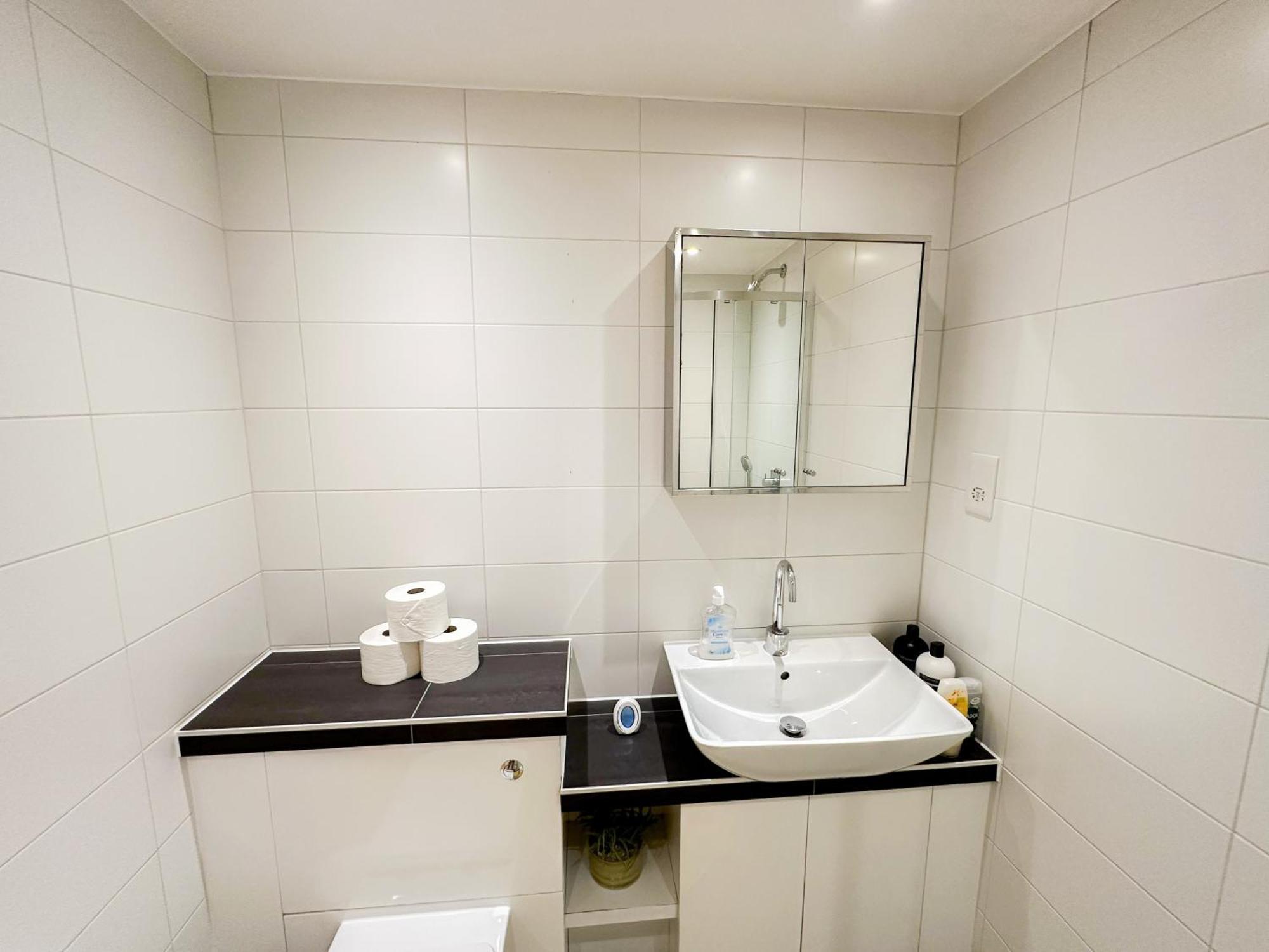 Chic 3 Bedroom Flat With Private Terrace In Holloway Near Finsbury Park Londres Extérieur photo