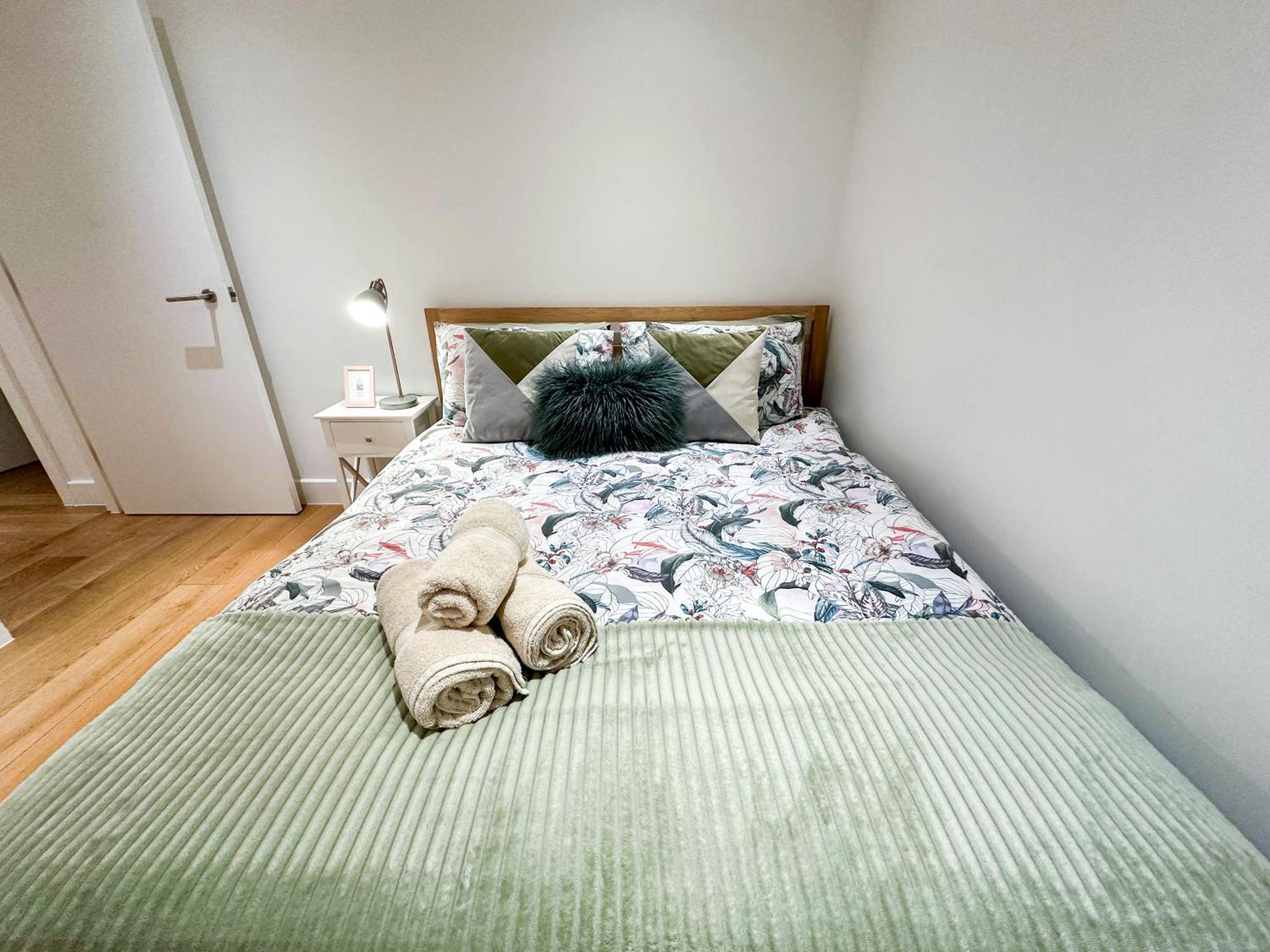 Chic 3 Bedroom Flat With Private Terrace In Holloway Near Finsbury Park Londres Extérieur photo