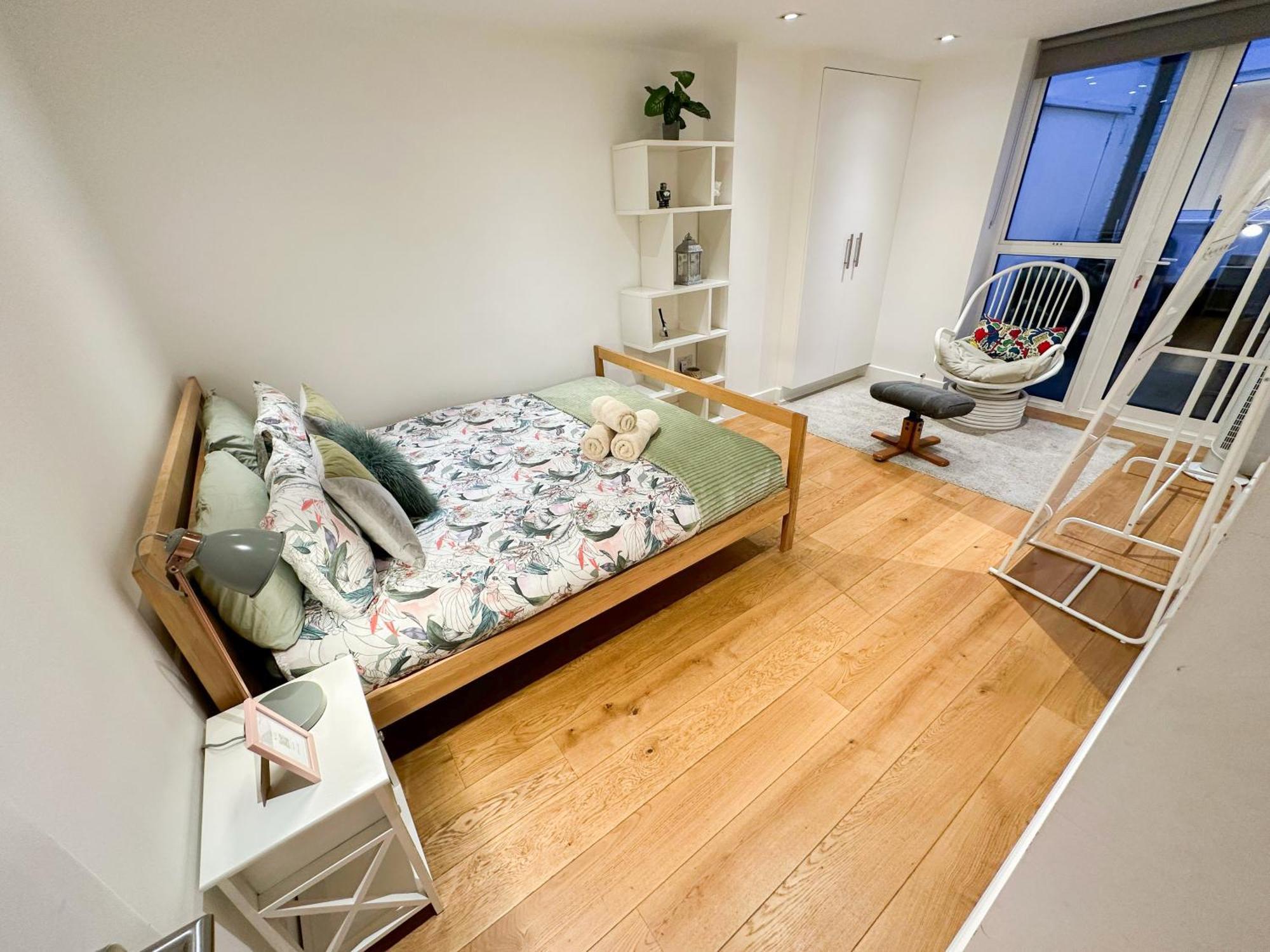 Chic 3 Bedroom Flat With Private Terrace In Holloway Near Finsbury Park Londres Extérieur photo