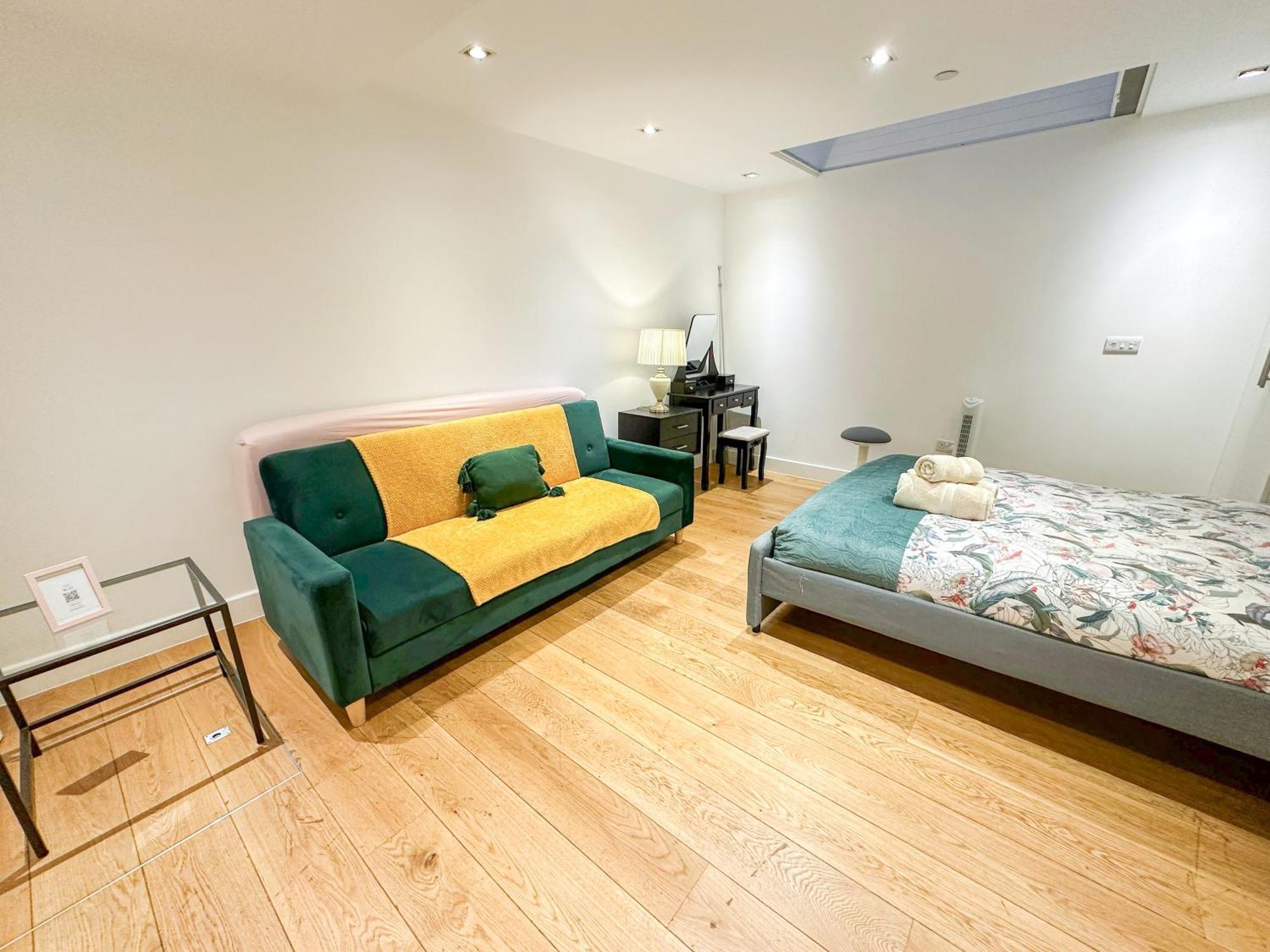Chic 3 Bedroom Flat With Private Terrace In Holloway Near Finsbury Park Londres Extérieur photo
