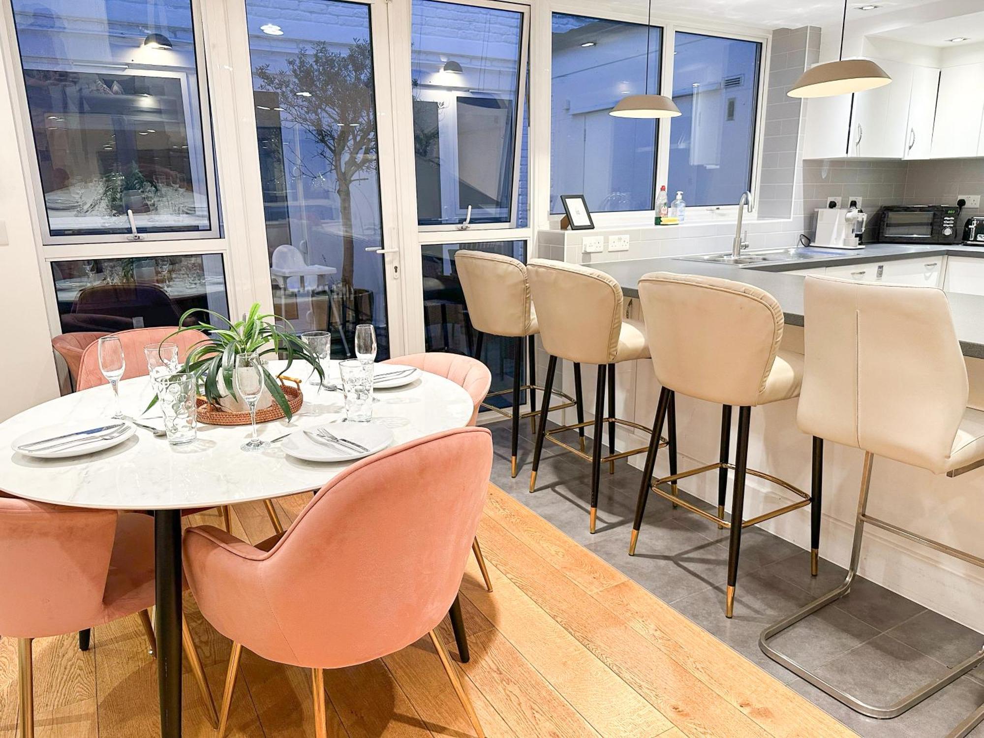 Chic 3 Bedroom Flat With Private Terrace In Holloway Near Finsbury Park Londres Extérieur photo