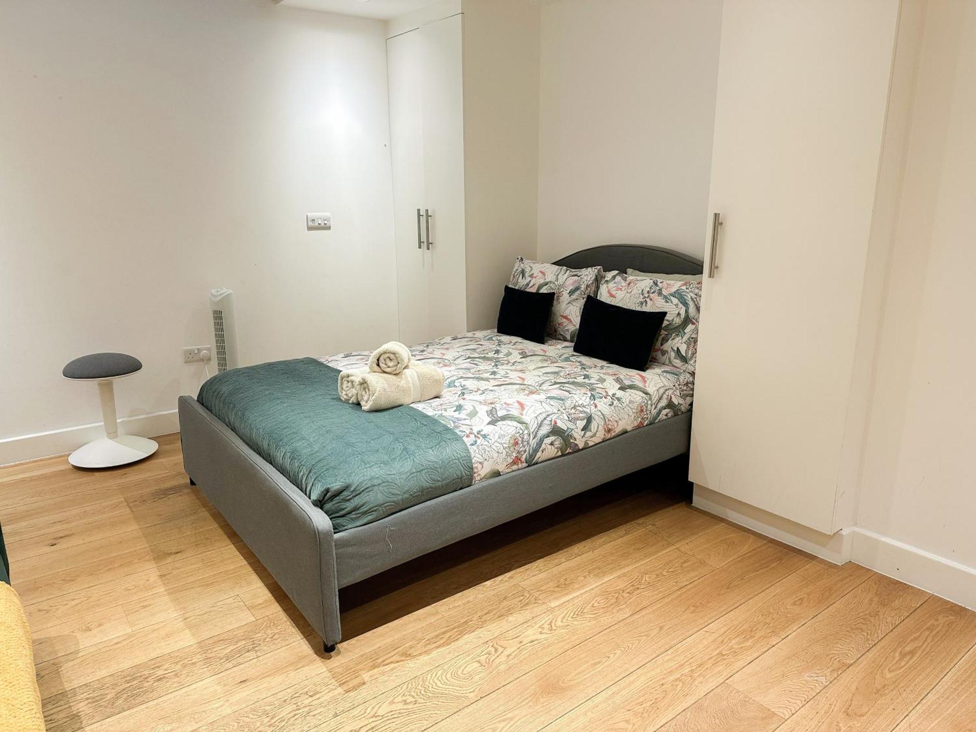Chic 3 Bedroom Flat With Private Terrace In Holloway Near Finsbury Park Londres Extérieur photo