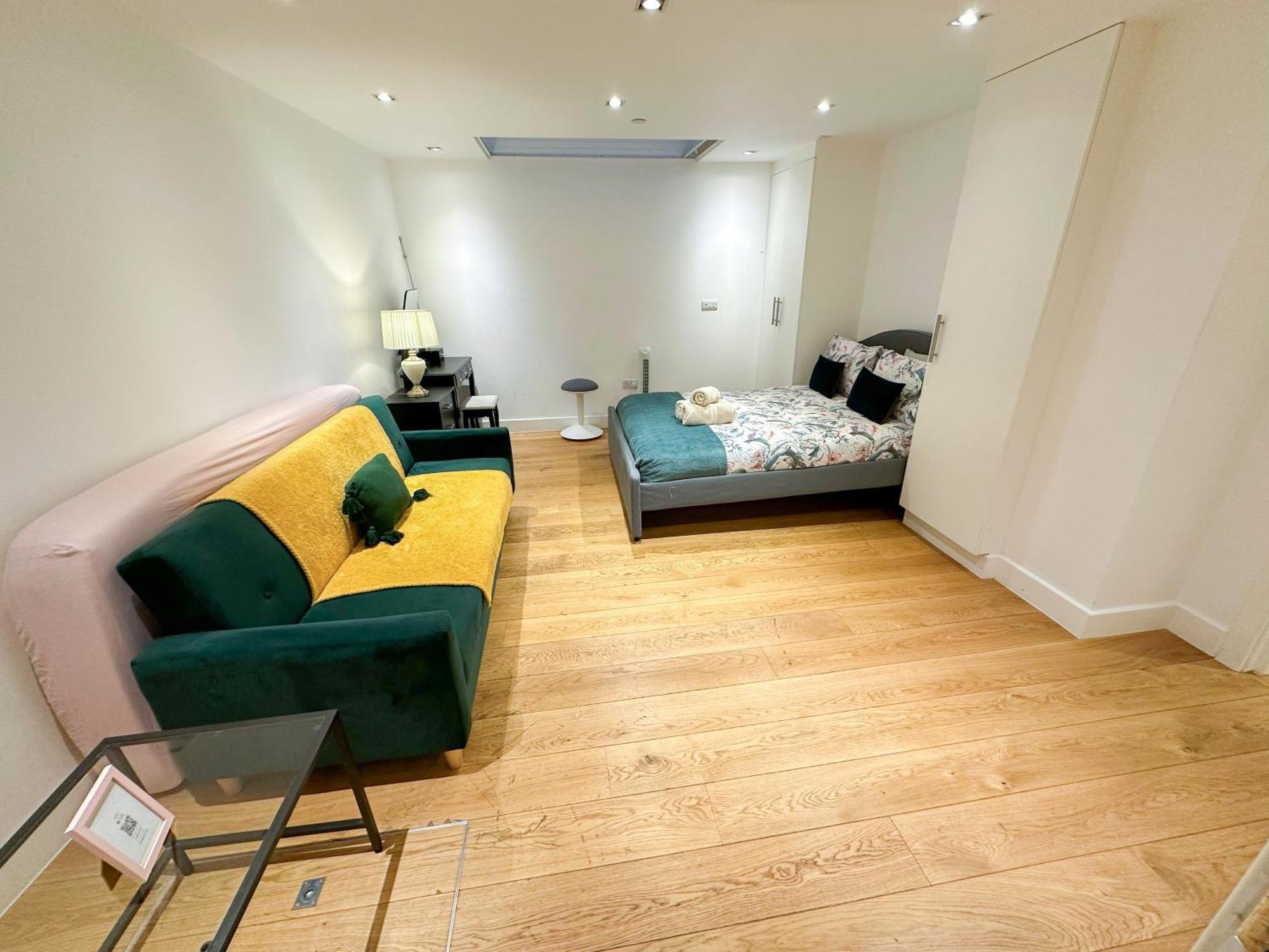 Chic 3 Bedroom Flat With Private Terrace In Holloway Near Finsbury Park Londres Extérieur photo