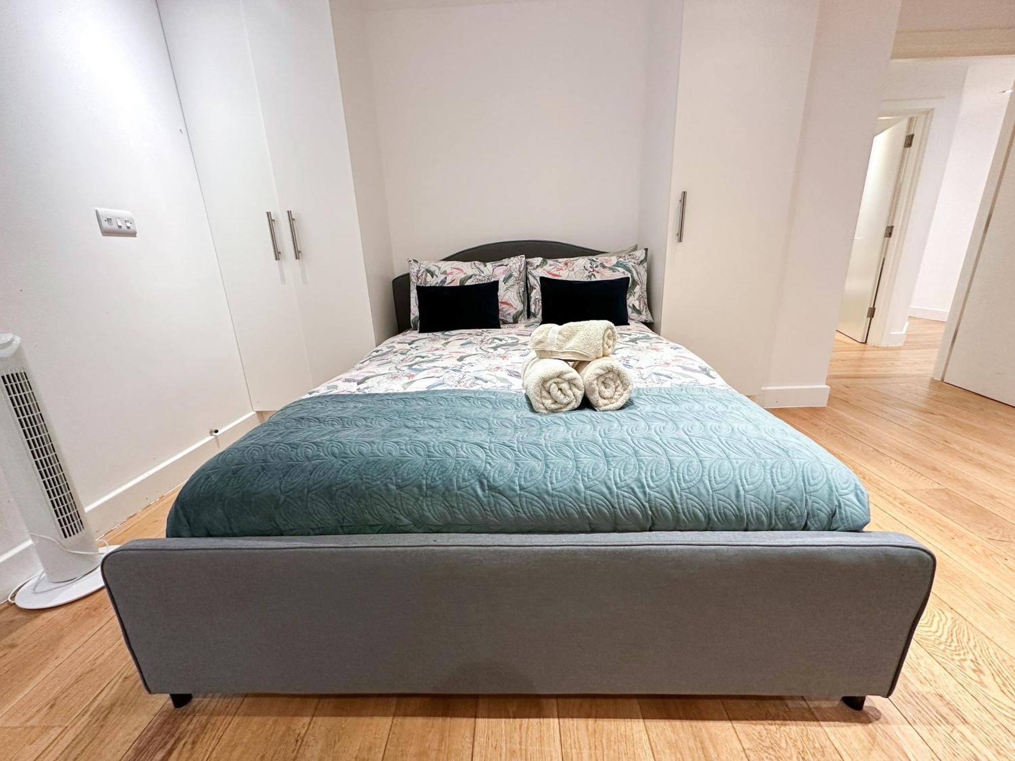 Chic 3 Bedroom Flat With Private Terrace In Holloway Near Finsbury Park Londres Extérieur photo