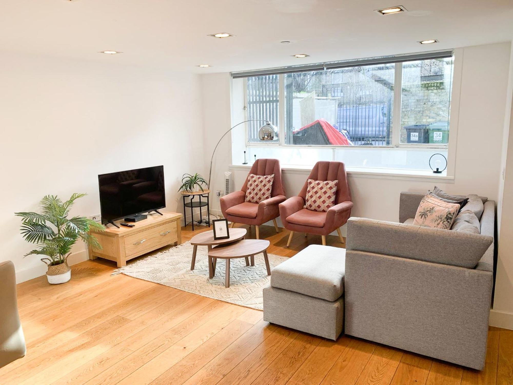 Chic 3 Bedroom Flat With Private Terrace In Holloway Near Finsbury Park Londres Extérieur photo