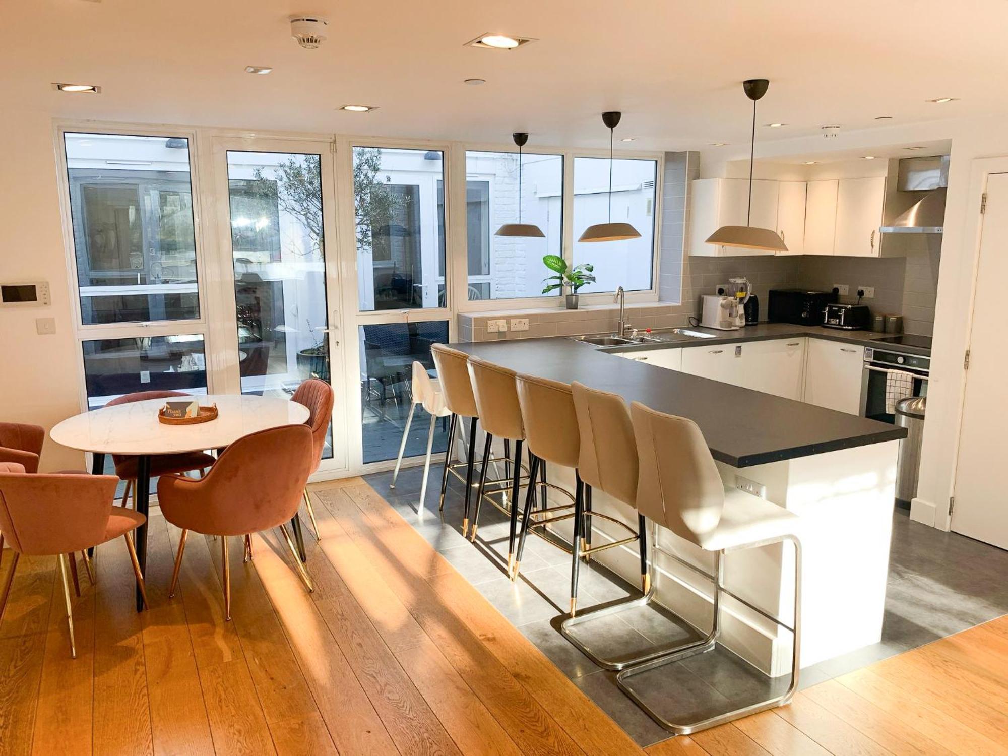 Chic 3 Bedroom Flat With Private Terrace In Holloway Near Finsbury Park Londres Extérieur photo