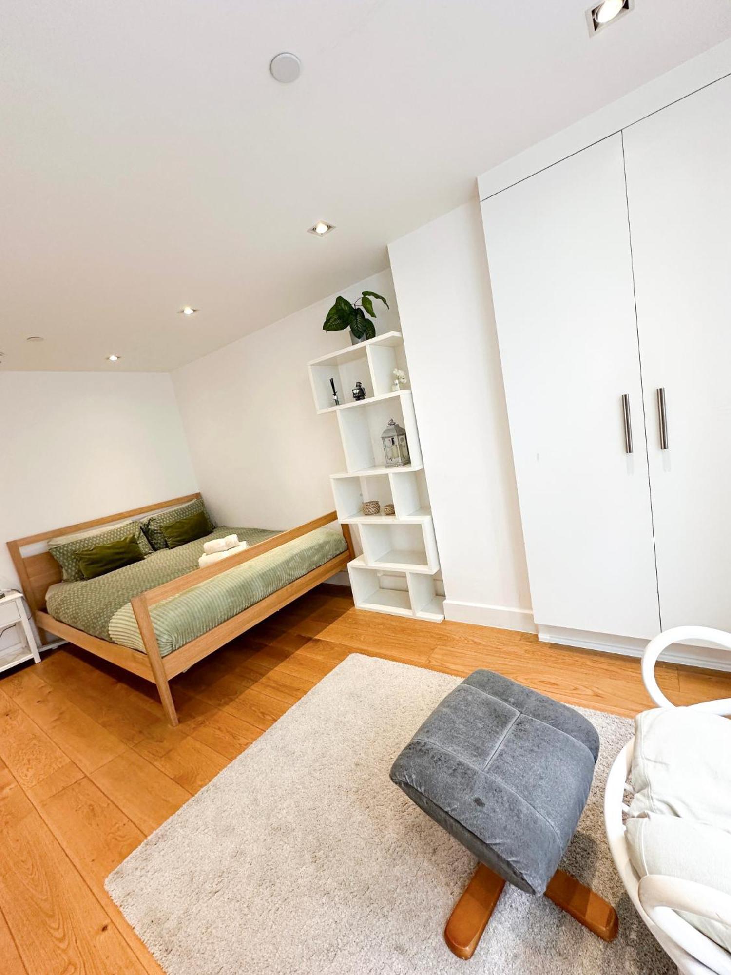 Chic 3 Bedroom Flat With Private Terrace In Holloway Near Finsbury Park Londres Extérieur photo