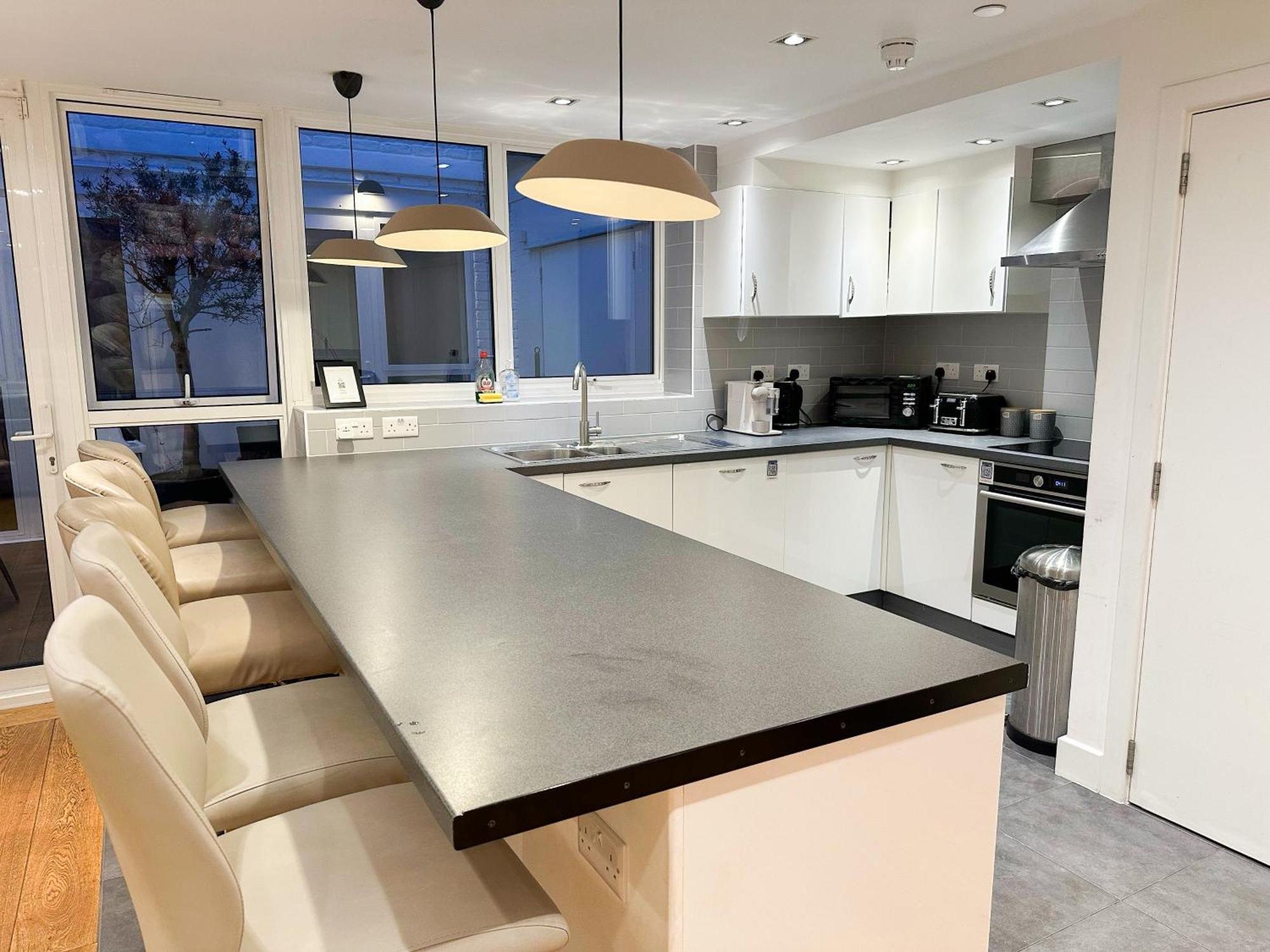 Chic 3 Bedroom Flat With Private Terrace In Holloway Near Finsbury Park Londres Extérieur photo