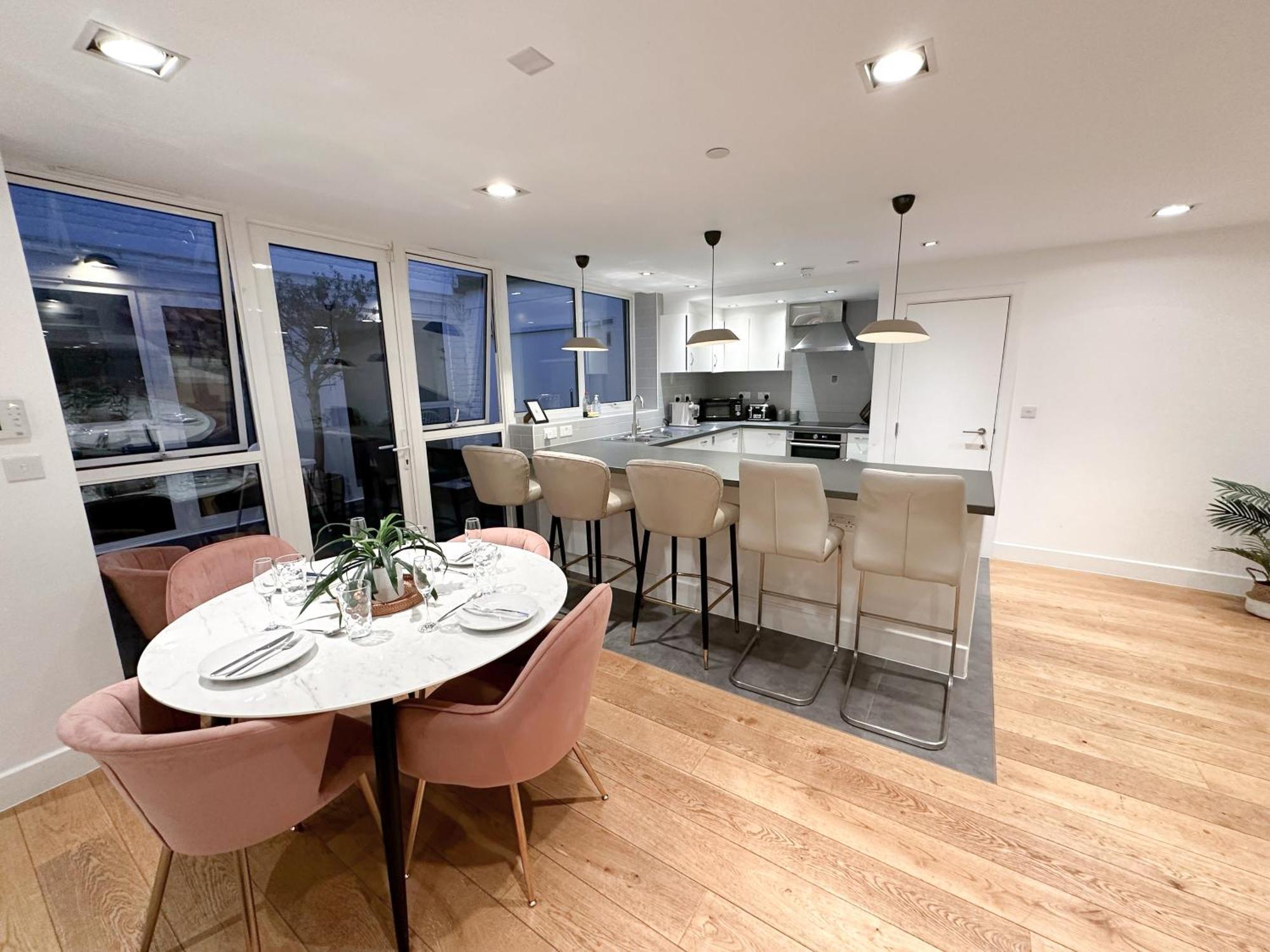 Chic 3 Bedroom Flat With Private Terrace In Holloway Near Finsbury Park Londres Extérieur photo