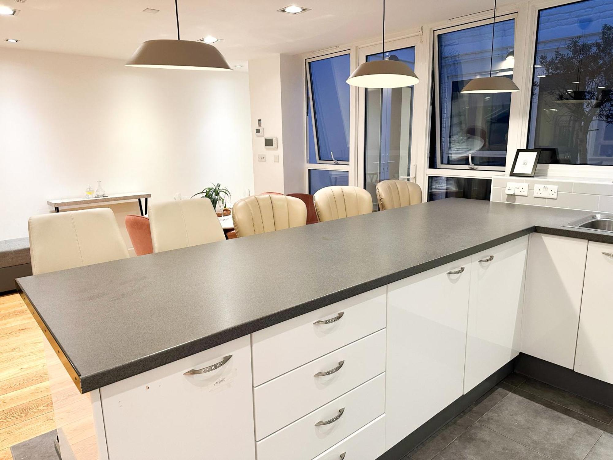 Chic 3 Bedroom Flat With Private Terrace In Holloway Near Finsbury Park Londres Extérieur photo