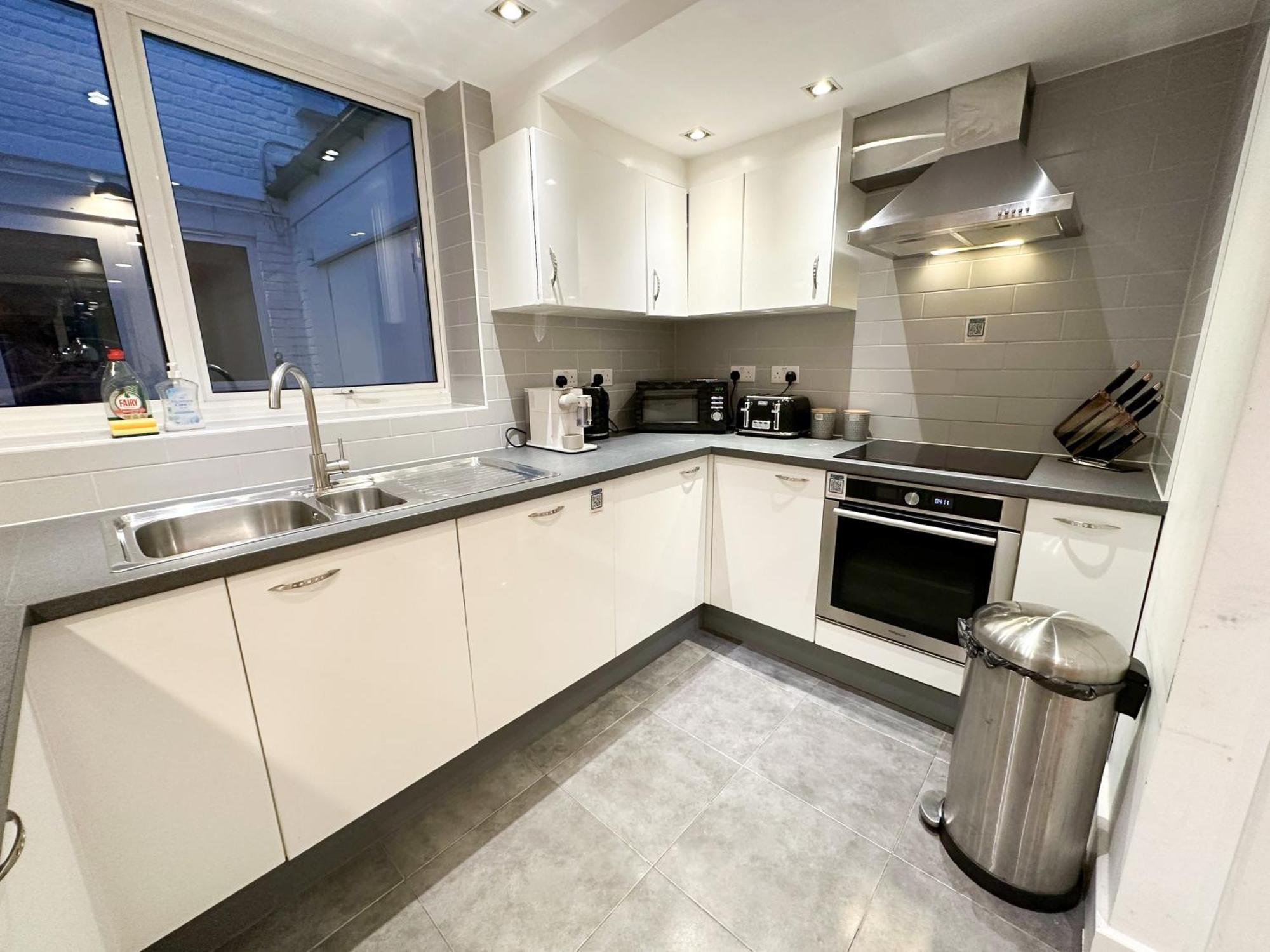 Chic 3 Bedroom Flat With Private Terrace In Holloway Near Finsbury Park Londres Extérieur photo